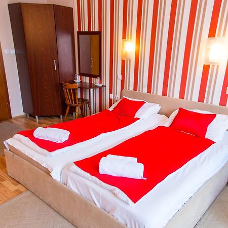 Hotel Pine Skopje Zewnętrze zdjęcie