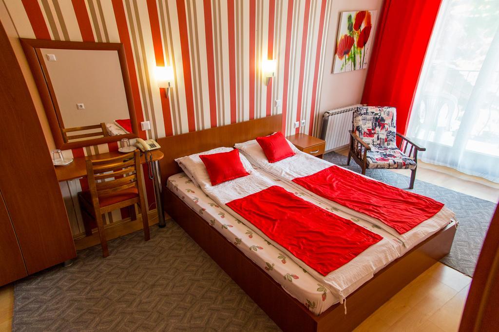 Hotel Pine Skopje Zewnętrze zdjęcie