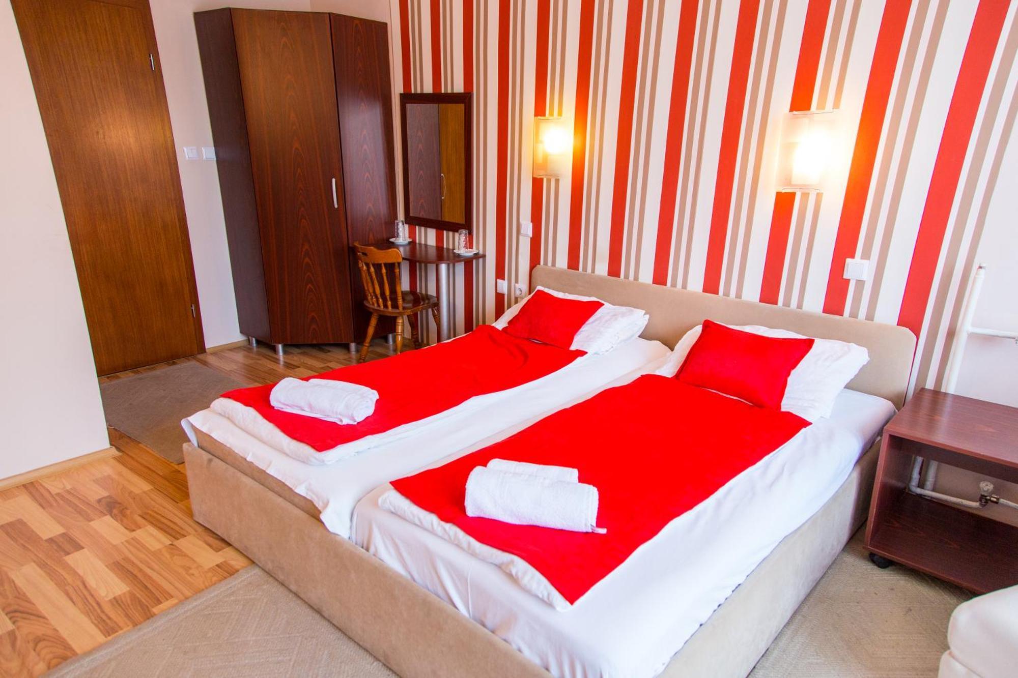 Hotel Pine Skopje Zewnętrze zdjęcie