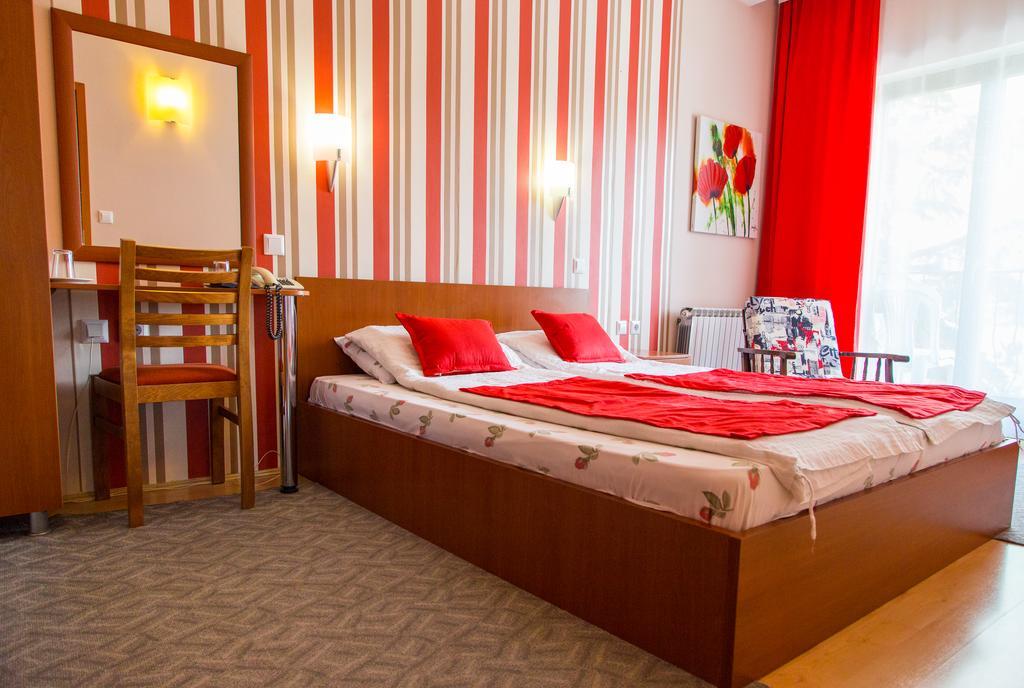 Hotel Pine Skopje Zewnętrze zdjęcie