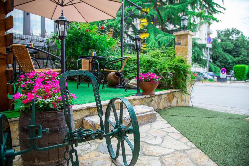 Hotel Pine Skopje Zewnętrze zdjęcie