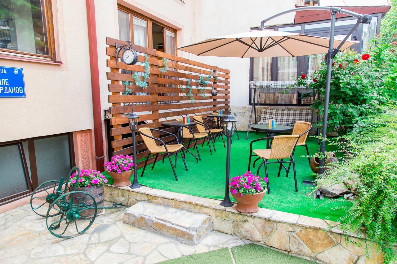 Hotel Pine Skopje Zewnętrze zdjęcie