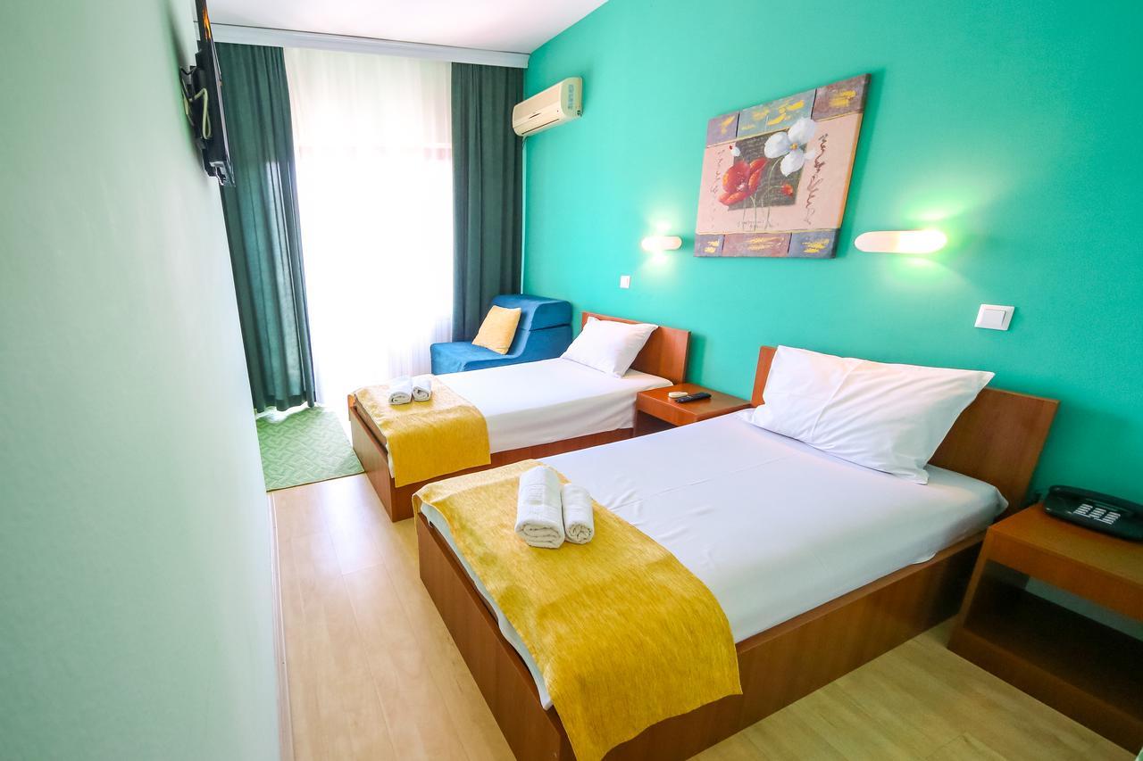 Hotel Pine Skopje Zewnętrze zdjęcie