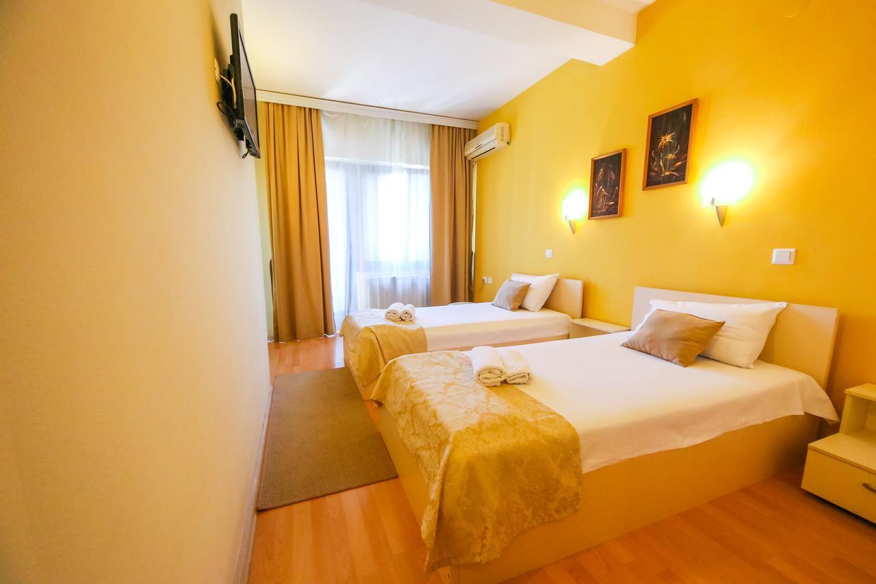 Hotel Pine Skopje Zewnętrze zdjęcie