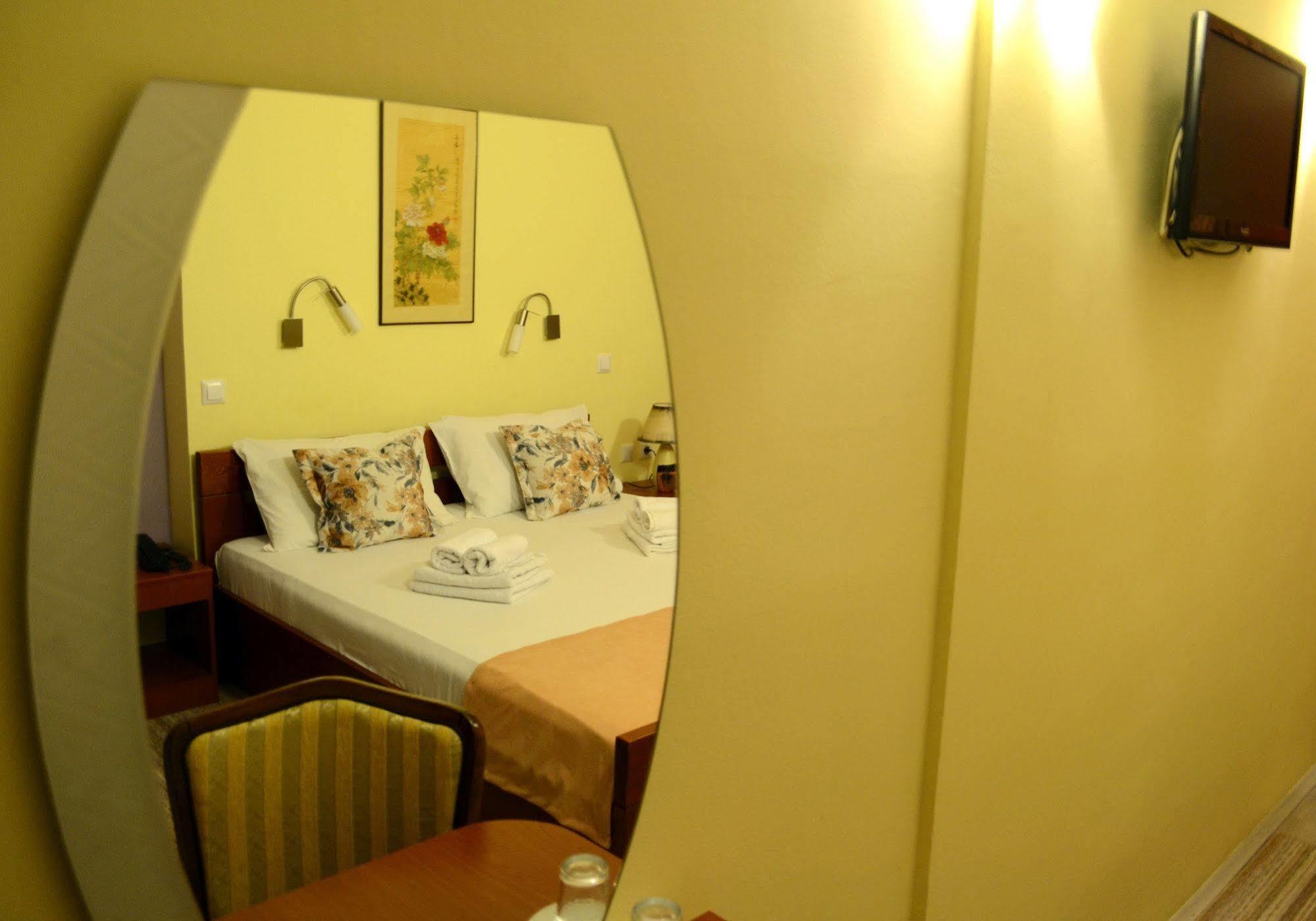 Hotel Pine Skopje Zewnętrze zdjęcie