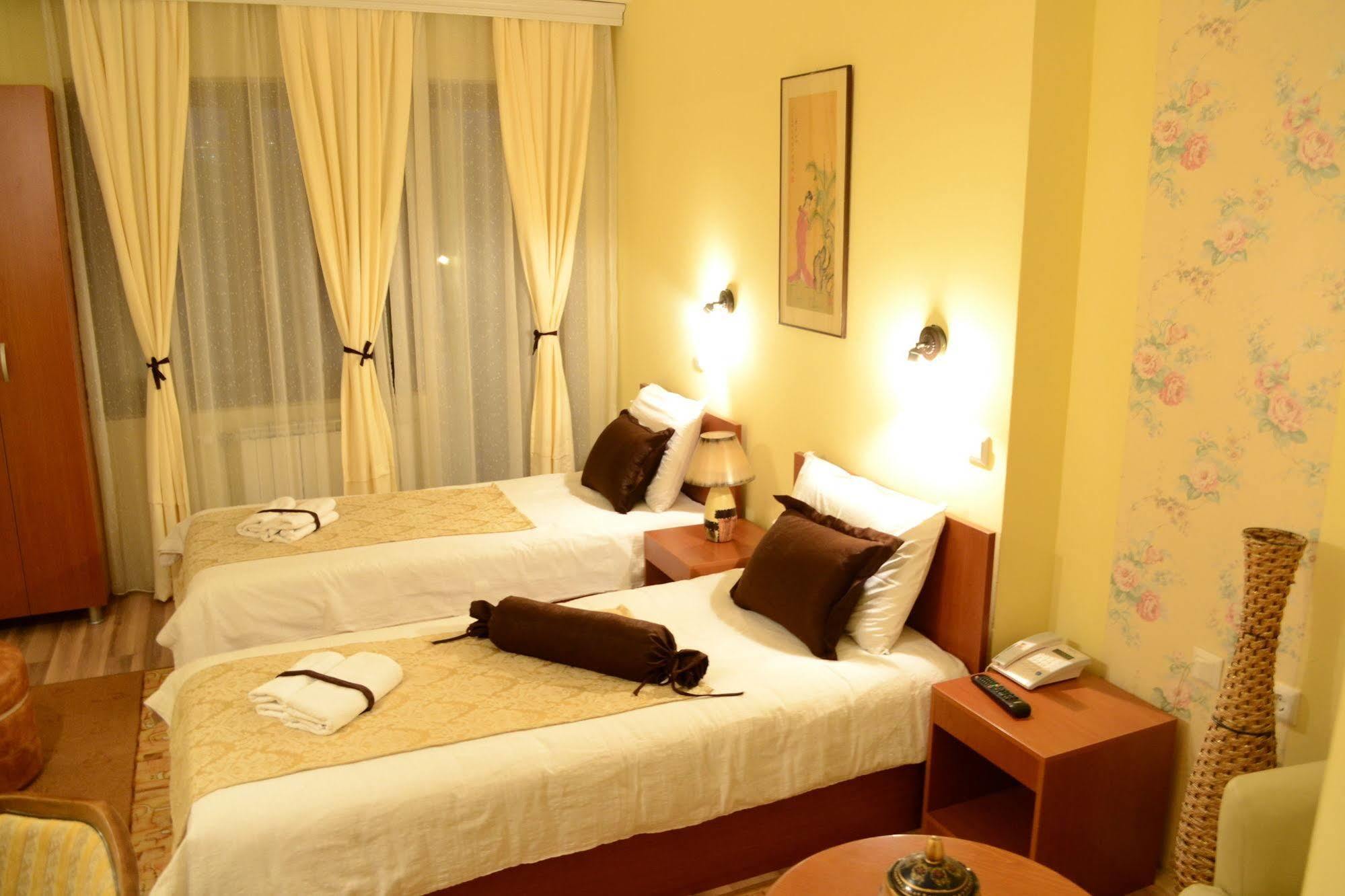 Hotel Pine Skopje Zewnętrze zdjęcie