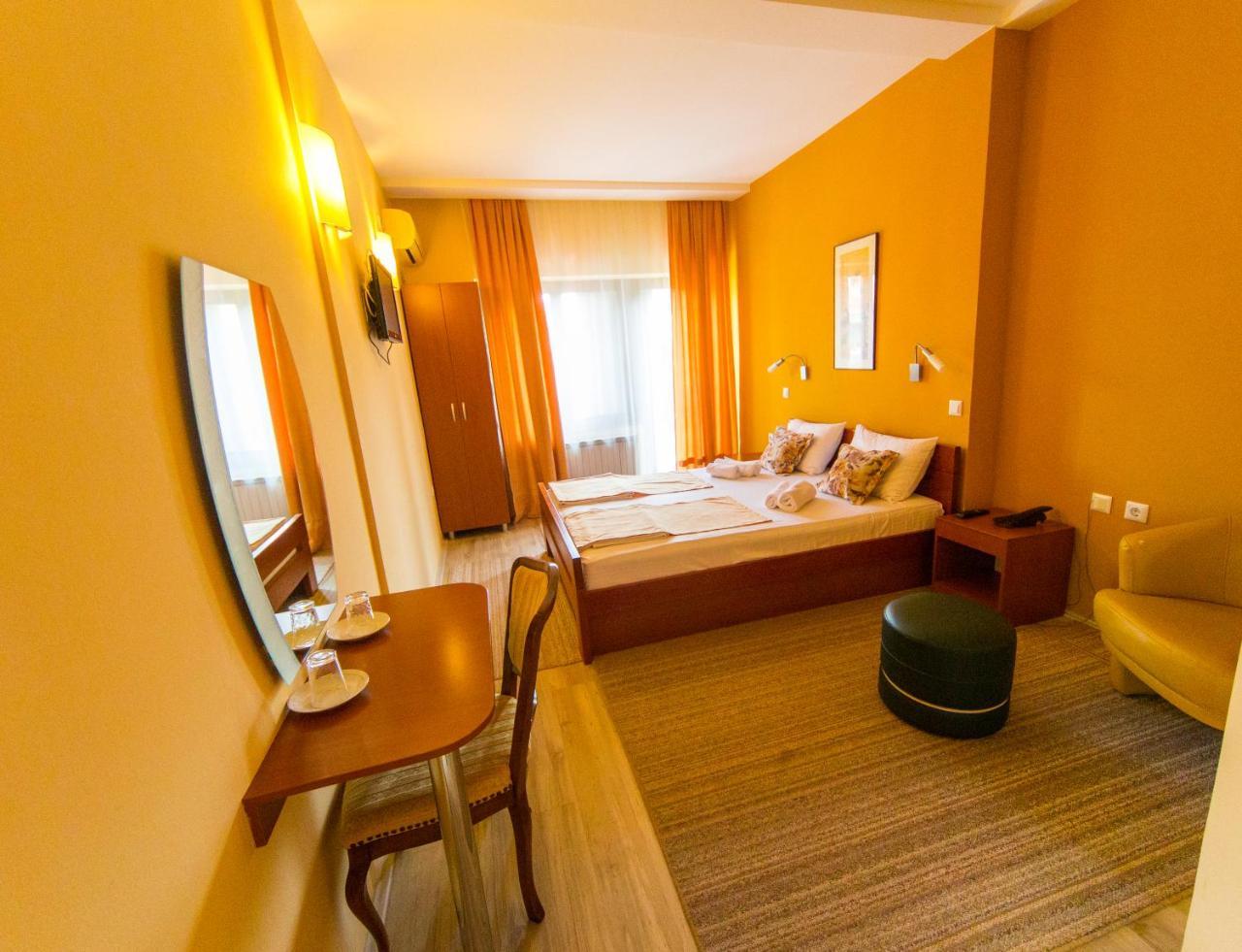 Hotel Pine Skopje Zewnętrze zdjęcie