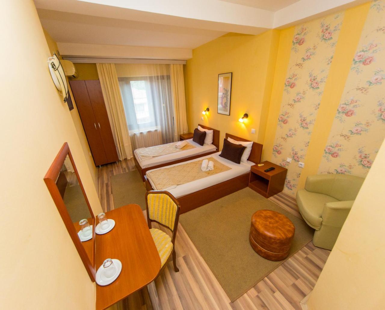 Hotel Pine Skopje Zewnętrze zdjęcie