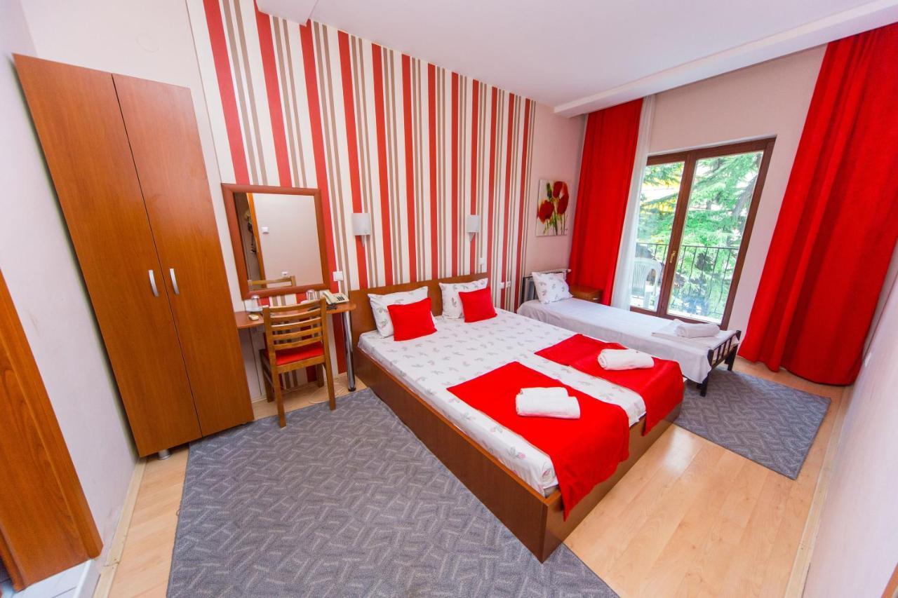 Hotel Pine Skopje Zewnętrze zdjęcie