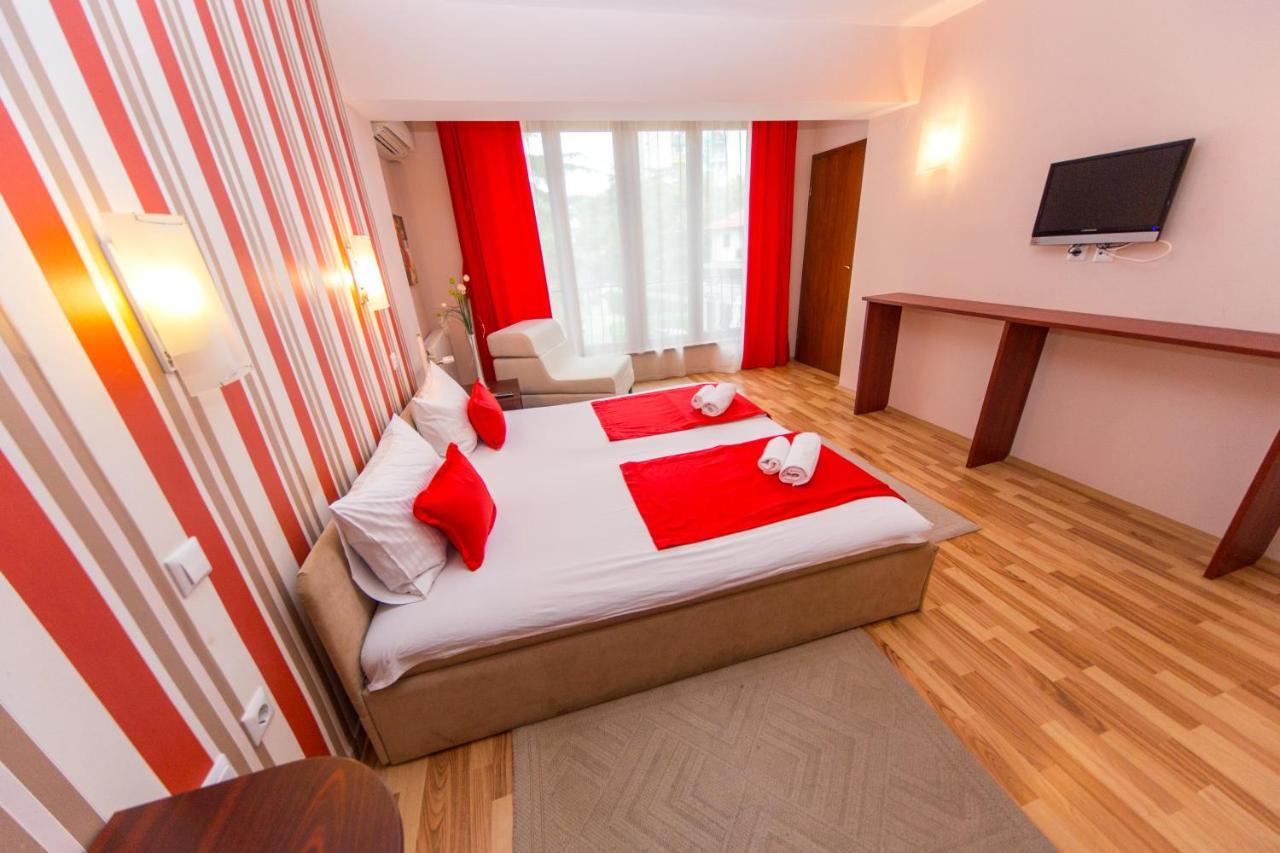 Hotel Pine Skopje Zewnętrze zdjęcie